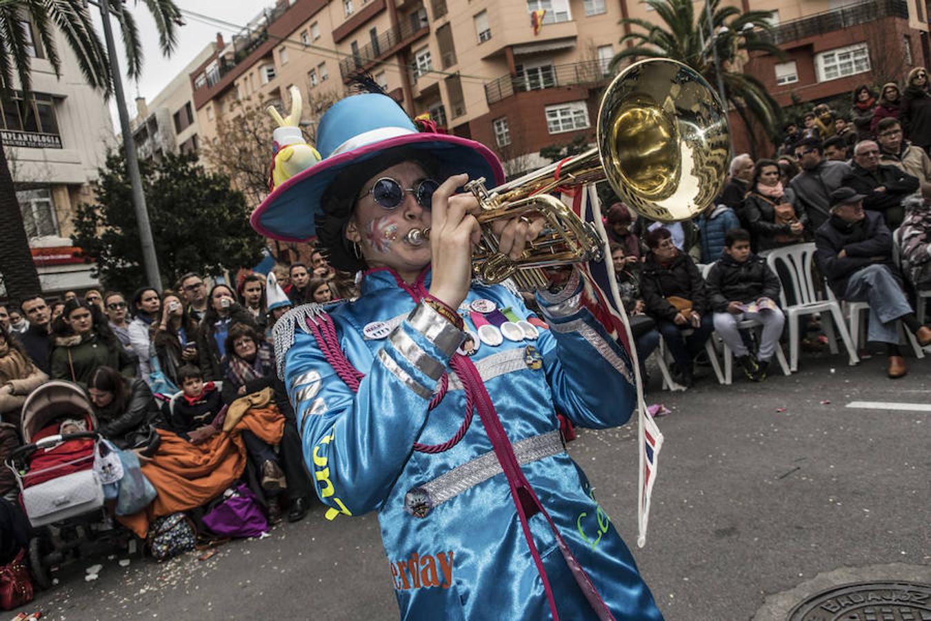 Vendaval ss la comparsa más veterana del Carnaval de Badajoz. Ellos fueron unos de los promotores de esta fiesta y la han visto crecer. En esta ocasión se han inspirado en Los Beatles