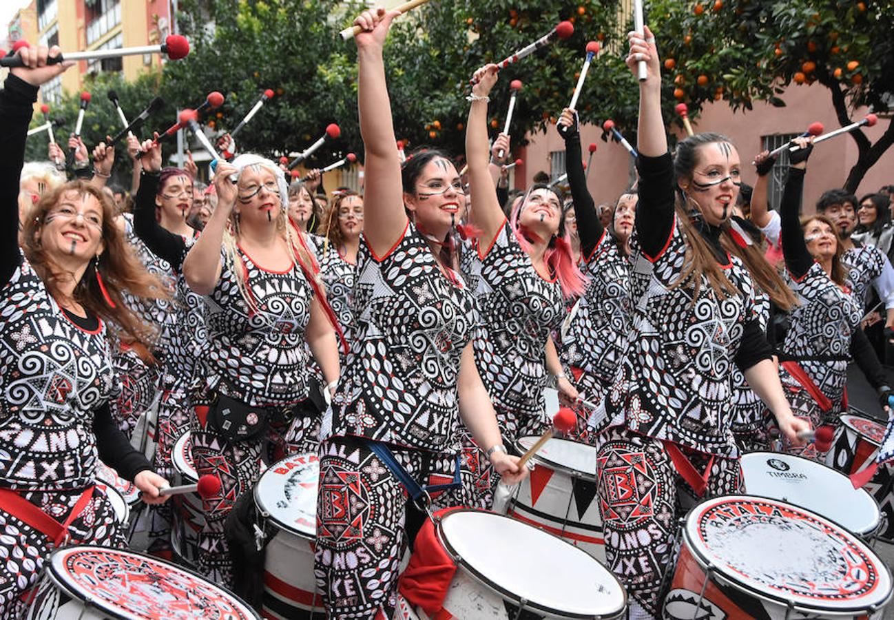 120 tambores tocando en directo. Este año Batala se superó y batió su récord de participación gracias a las 83 personas de la asociación que vinieron hasta Badajoz desde Reino Unido, Francia, Holanda, Austria y Suiza