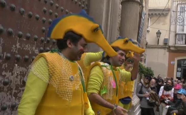 El baile de Rajoy se hace famoso en los carnavales de Cádiz