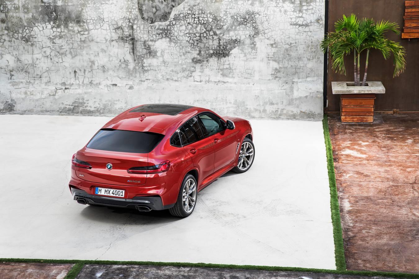 BMW renueva el X4. El nuevo modelo aporta una dinámica de conducción mejorada, un diseño que acentúa el carácter deportivo y añade sistemas de asistencia de última generación y tecnologías de conectividad.