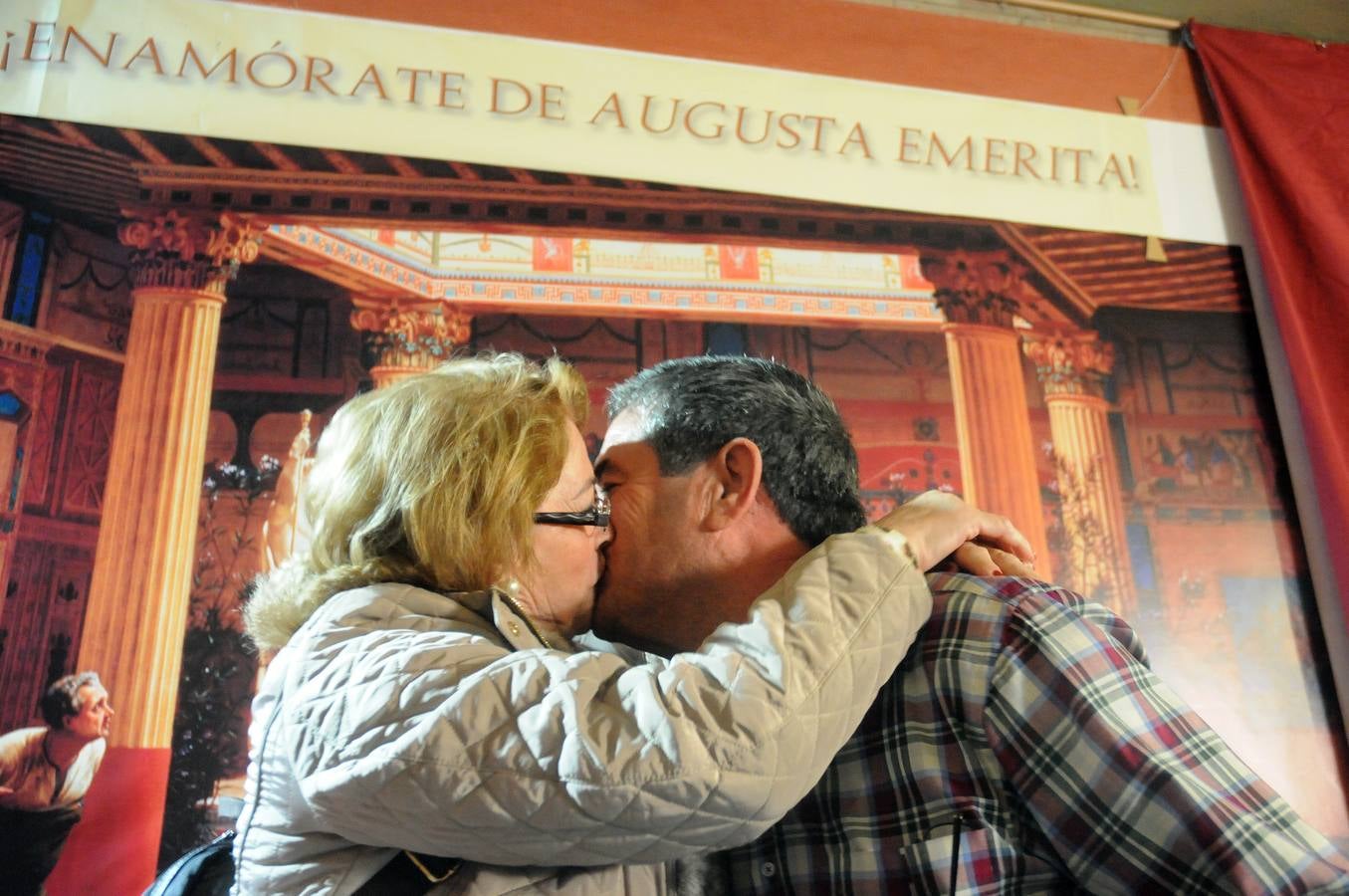 El Museo Nacional de Arte Romano, como en años anteriores y coincidiendo con la Festividad de San Valentín, organiza la actividad ‘Enamórate de Augusta Emerita’. Los participantes recibirán junto con la fotografía, un tarrito de perfume como los que utilizaban los romanos para guardar los aromas.