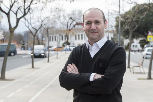 Iván Sánchez Calle, ayer en la avenida Cañada Real. :: andy solé