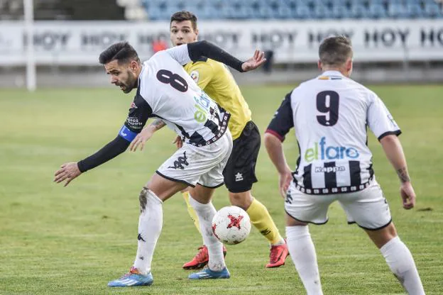 José Ángel en el partido del Badajoz ante el Écija. :: J. V. ARNELAS