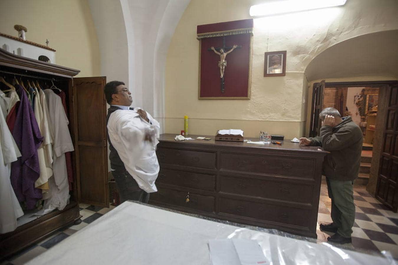 La falta de vocaciones obliga a la Iglesia a reclutar sacerdotes de 70 países