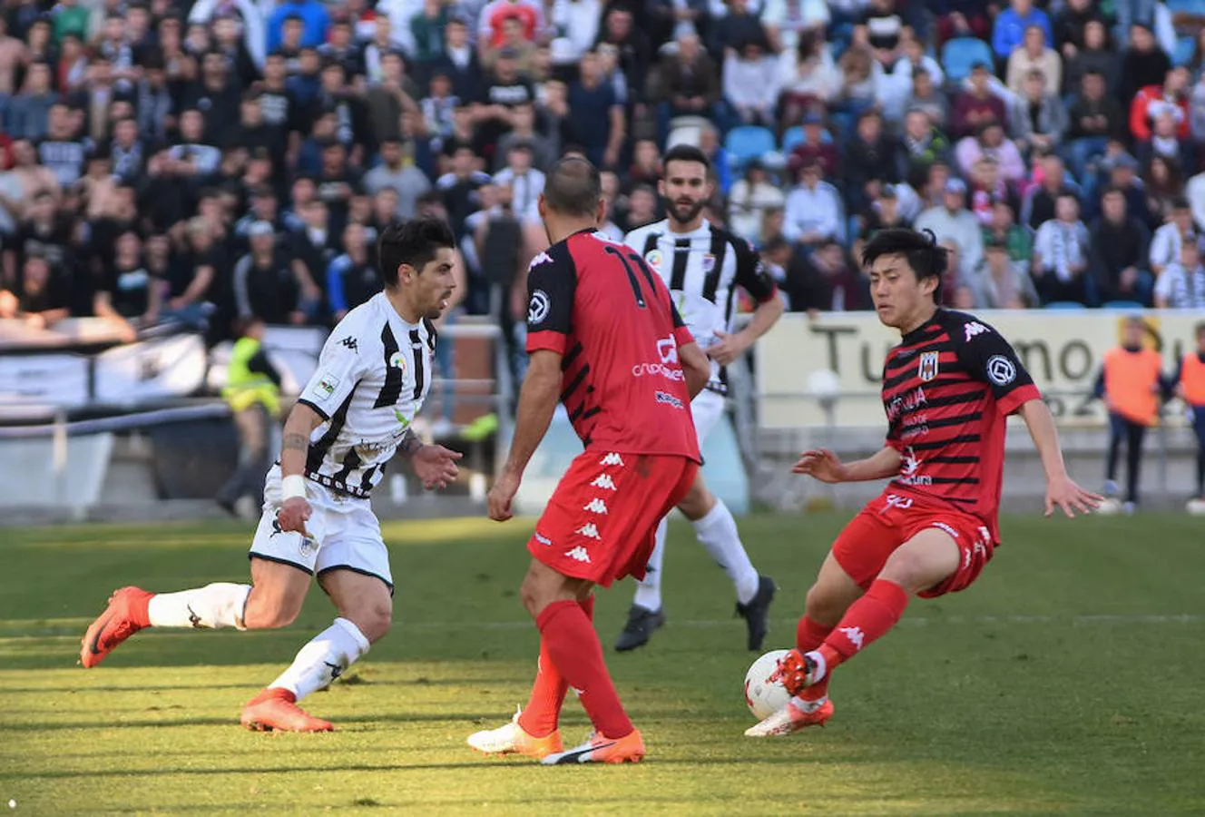 Los pacenses salen reforzados en un derbi apasionante y en el que los romanos se resistieron a tirar la toalla