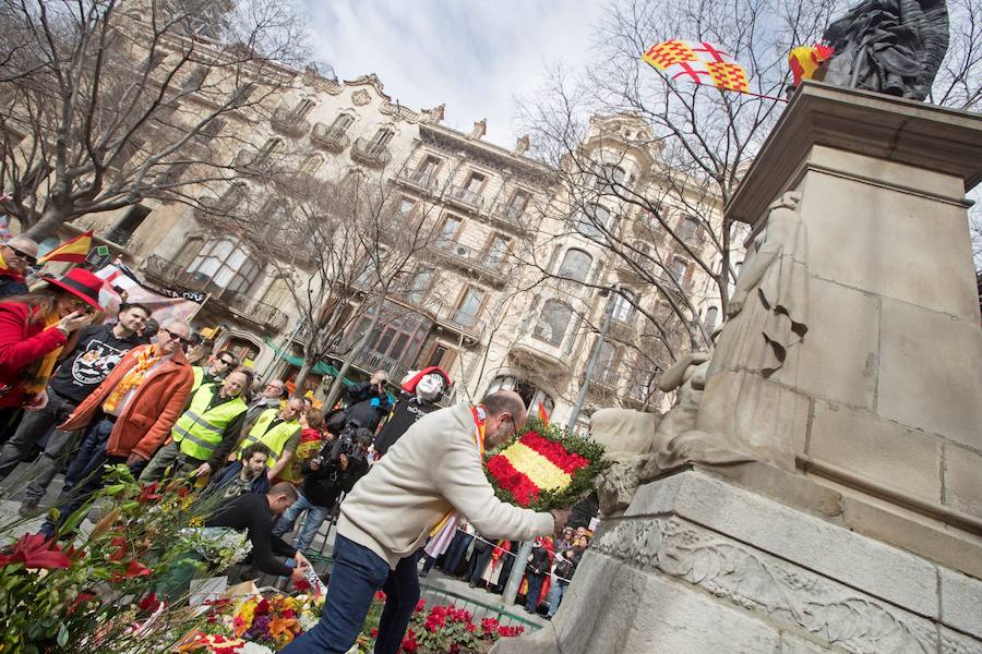 Cientos de manifestantes abogan porque el independentismo no lleve a Catalunya «al desastre»