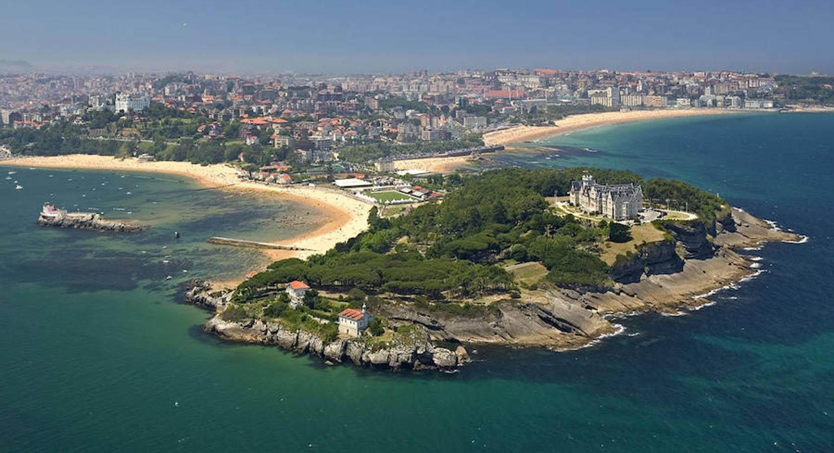 SANTANDER. El consejero de Turismo de Cantabria, Francisco Martín, reclama la apertura de un parador en Santander para «crear riqueza» y atraer turistas. En contra de la solicitud juega el hecho de que Cantabria ya dispone de cuatro en su haber: dos en Santillana del Mar, uno en Fuente Dé y el otro en Limpias