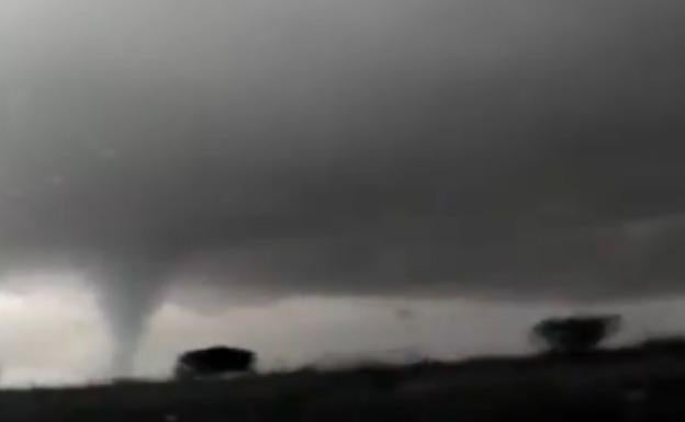 Un tornado causa numerosos destrozos en la costa de Huelva