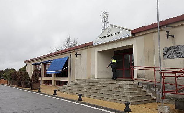 Dependencias policiales junto a la estación de Renfe.