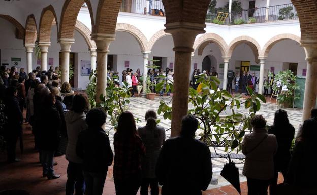 Zafra. Lectura de un manifiesto en el ayuntamiento