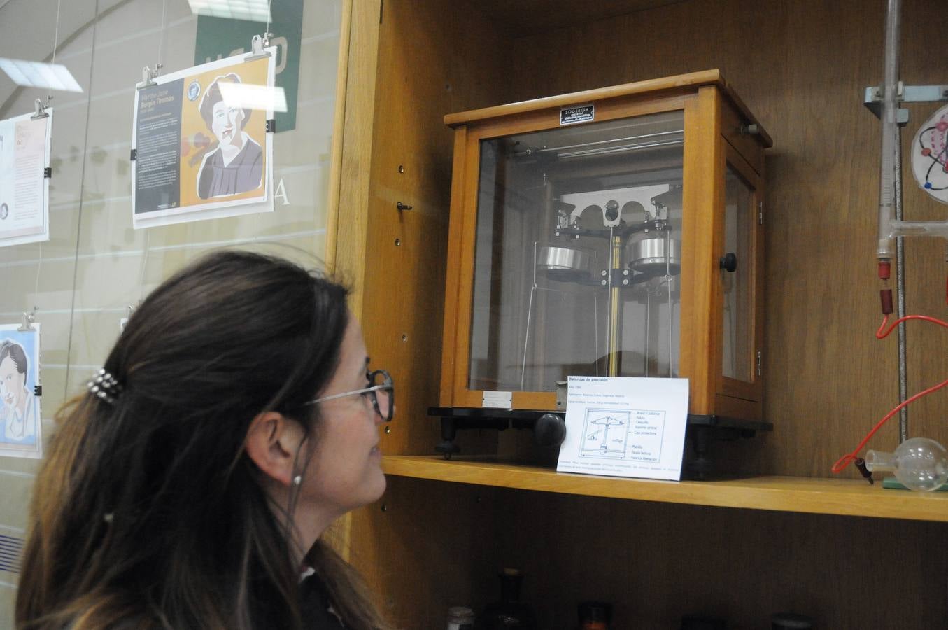 El objetivo de la exposición es mostrar las trabas, barreras y prejuicios con las que tuvieron que luchar para lograr hacer ciencia. Se trata de recuperar figuras, a menudo olvidadas o injustamente silenciadas. Se podrá visitar en la Biblioteca de la UNED de Mérida del 8 de marzo al 13 de abril.