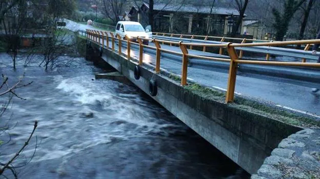 Puente sobre el el Jerte en la carretera que une la Nacional 110 con El Torno