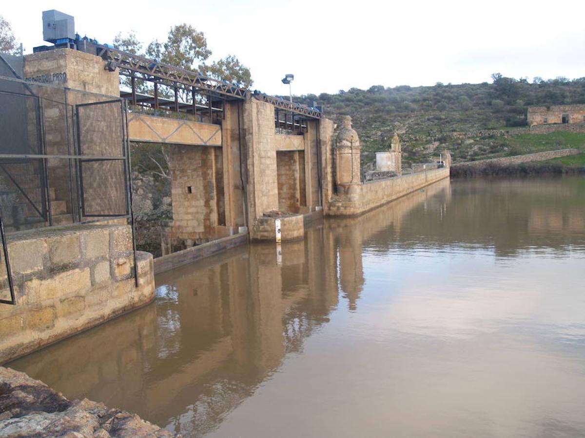 Fotos: La Presa de Zalamea y la ermita de la Virgen del Ara, en imágenes