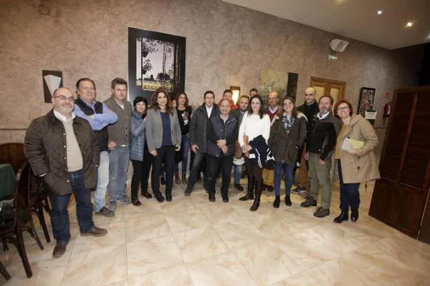 Integrantes de la agrupación de apartamentos turísticos, durante su primera reunión celebrada en el hotel Alfonso IX. :: lorenzo cordero