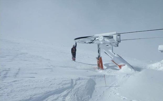 Las fuertes nevadas han dejado una situación extrema en el centro salmantino.