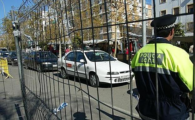 Los policías locales extremeños se concentran por el adelanto de la edad de jubilación