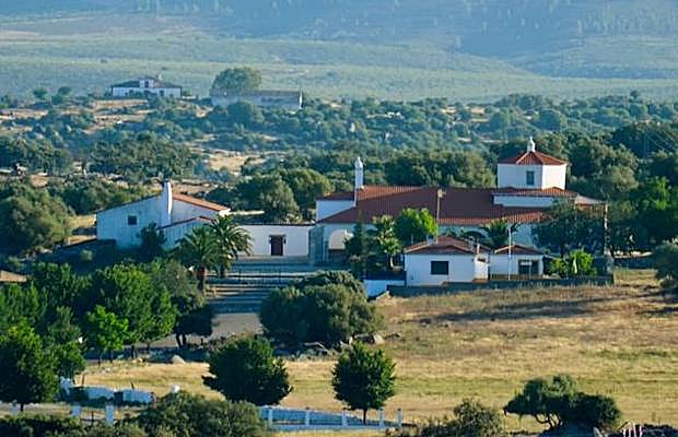 Ermita del Encinar y su entorno, en Ceclavín. :: E. R.