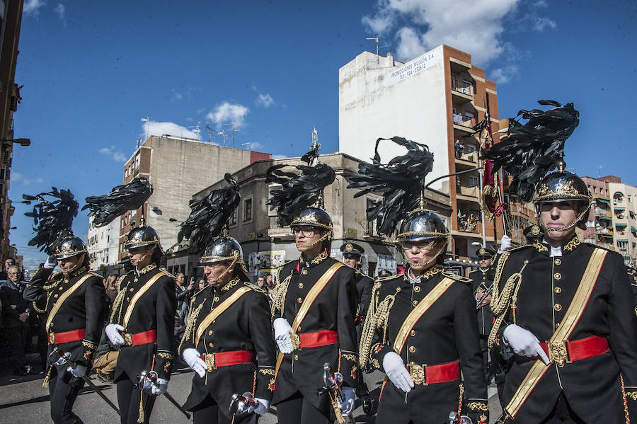 El Domingo de Ramos, un año más, contó con miles de pacenses en la calle y fue una de las procesiones más familiares