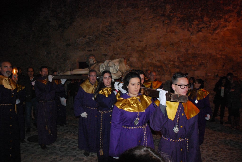 La devoción y el recogimiento recorrieron la parte antigua de Trujillo