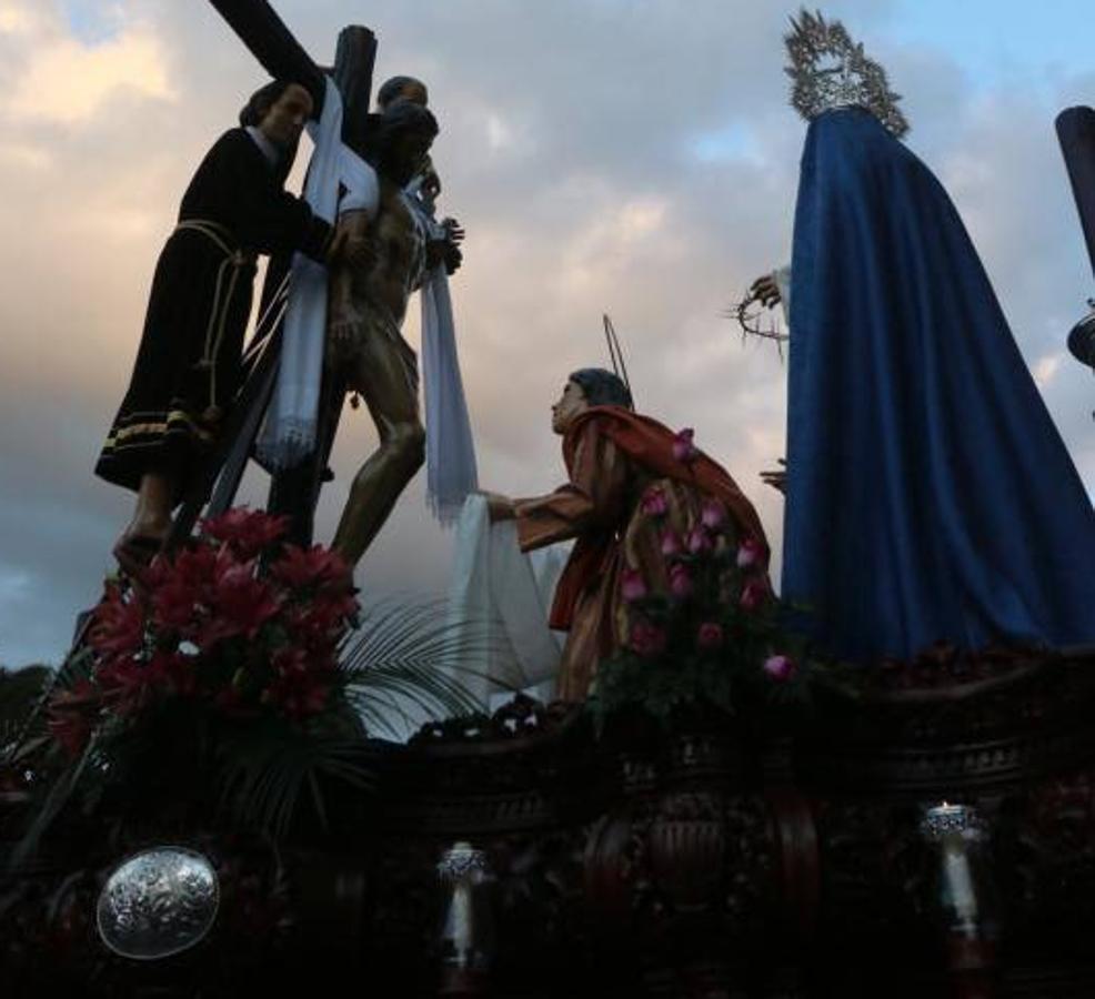 Cofradía del Descendimiento, Virgen de las Angustias y Nuestra Señora de la Esperanza. 