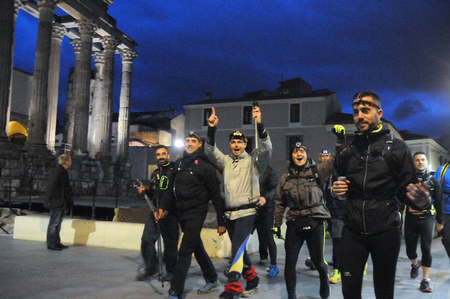 Fotos: Las millas romanas congregan a casi 1.000 personas