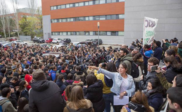 Concentración de estudiantes en la URJC.