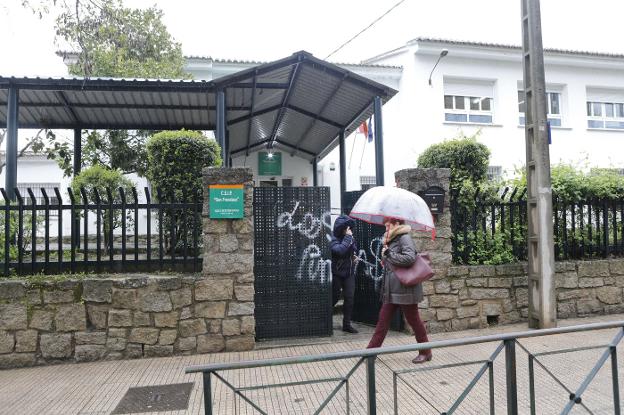 El colegio se encuentra en la Ronda San Francisco. :: a. méndez