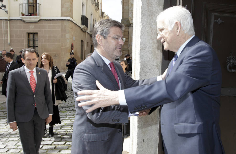 Rafael Catalá ha impuesto las medallas de San Raimundo de Peñafort a diversas personalidades