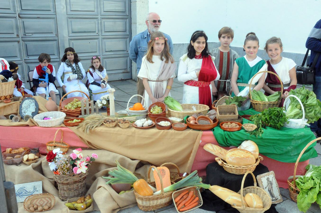 Los escolares emeritenses celebran el Día del Patrimonio con la adopción de los monumentos más cercanos a sus centros