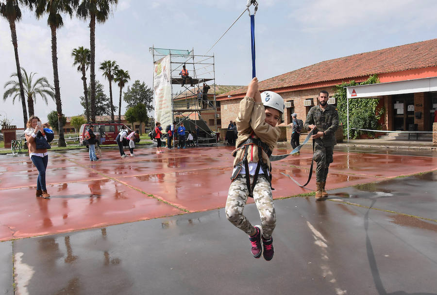 Ni la tormenta ni el fango amilanaron al millar de deportistas que midieron sus fuerzas en el VI Desafío San Fernando