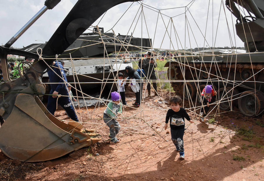 Ni la tormenta ni el fango amilanaron al millar de deportistas que midieron sus fuerzas en el VI Desafío San Fernando