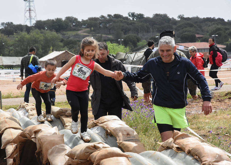 Ni la tormenta ni el fango amilanaron al millar de deportistas que midieron sus fuerzas en el VI Desafío San Fernando