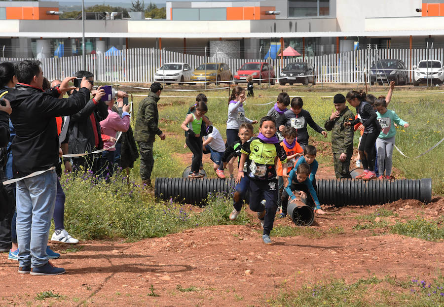Ni la tormenta ni el fango amilanaron al millar de deportistas que midieron sus fuerzas en el VI Desafío San Fernando