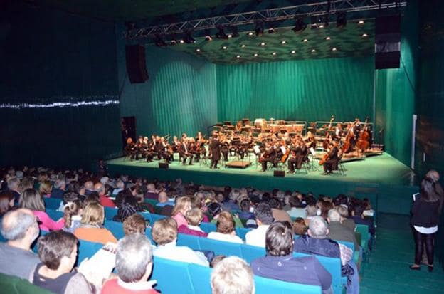 La Orquesta de Extremadura en la inauguración del Palacio. :: f. h.