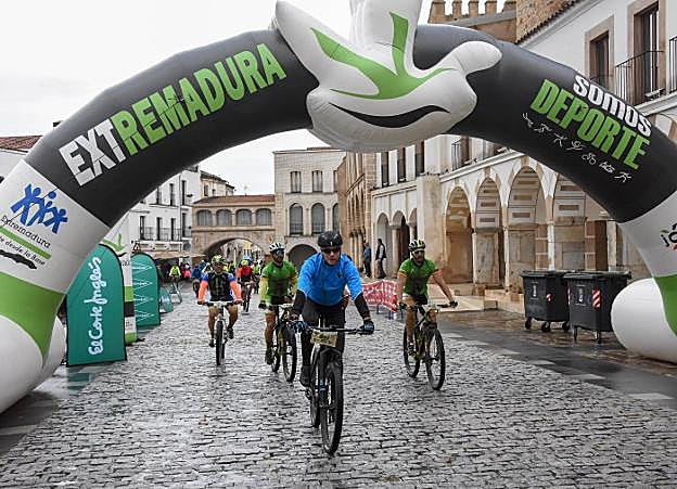 De barro hasta las cejas en el Desafío San Fernando de Badajoz