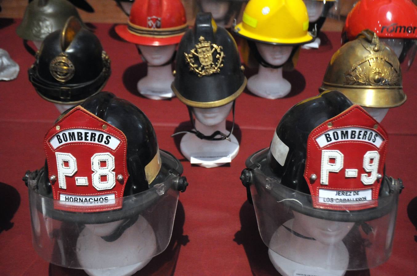 Del 7 de mayo al 3 de junio se podrá visitar, en el Centro Cultural Alcazaba, la exposición 'Bomberos del Mundo' formada por diferentes objetos de la colección particular del bombero emeritense José Manuel Rivero Tapia.