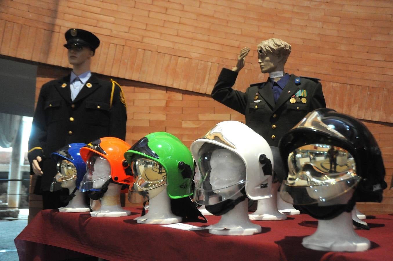 Del 7 de mayo al 3 de junio se podrá visitar, en el Centro Cultural Alcazaba, la exposición 'Bomberos del Mundo' formada por diferentes objetos de la colección particular del bombero emeritense José Manuel Rivero Tapia.