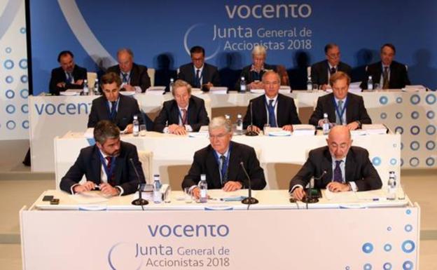 El consejo de administración de Vocento durante la junta general de accionistas de 2018.