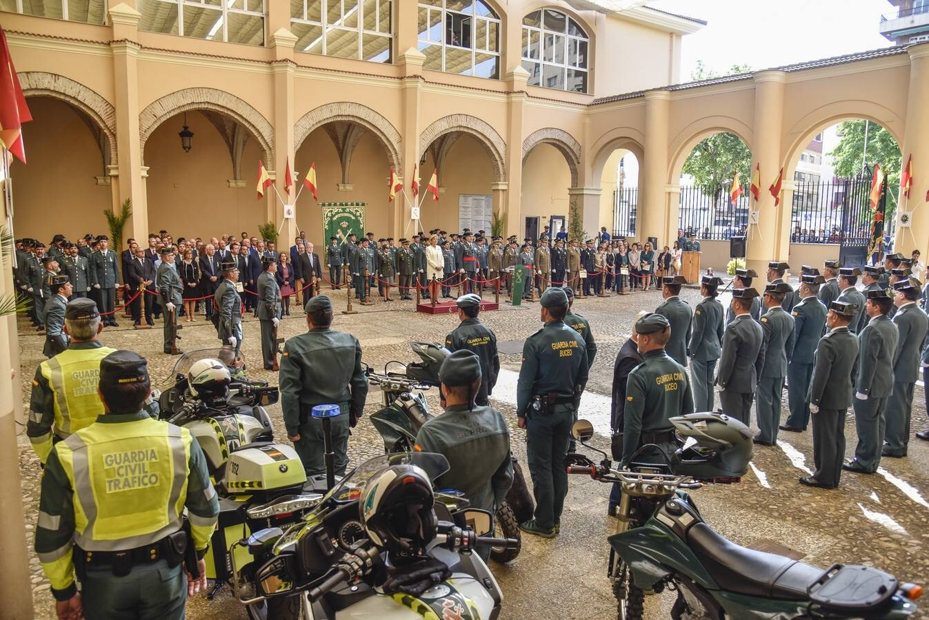 Celebración del 174 aniversario de la Guardia Civil en el Acuartelamiento de Santo Domingo en Badajoz