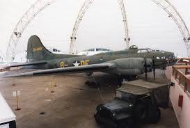 El legendario bombardero de EE UU que regresó sin un rasguño de 25 misiones en la II Guerra Mundial reaparece completamente restaurado por los 75 años de su última incursión