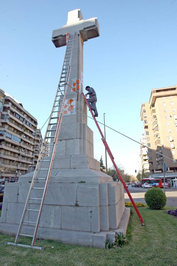 26-Limpiando la Cruz en el año 2007.