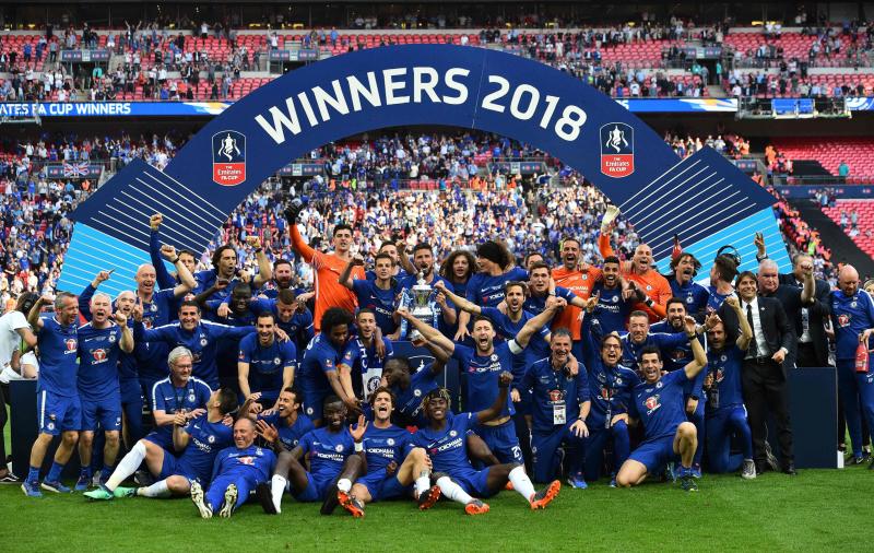 El equipo inglés celebrando el título