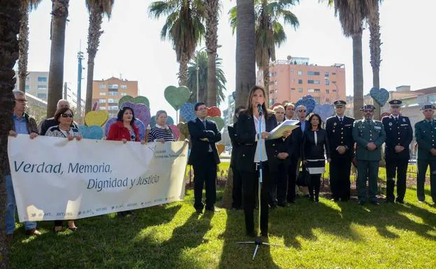 Homenaje a las víctimas del terrorismo celebrado en Badajoz en 2015. :: 