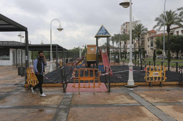 El parque no puede ser utilizado por los niños. :: j. m. romero