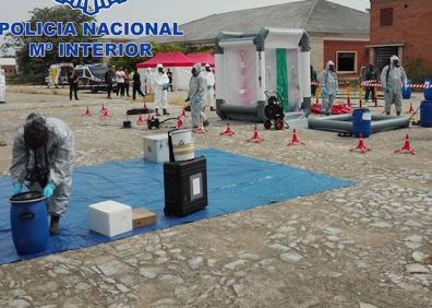 Imagen secundaria 1 - El cuartel pacense de Sancha Brava, escenario de un simulacro de un ataque químico terrorista