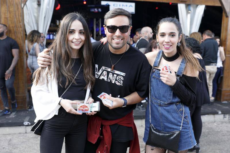 Durante esta jornada, los cacereños han disfrutado de los títeres en el paseo de Cánovas, de la feria de día en el centro y de la animación de las casetas en el Ferial