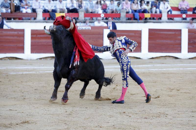 Festejo taurino de las Ferias de San fernando 2018, con Ponce, De Justo y Garrido.