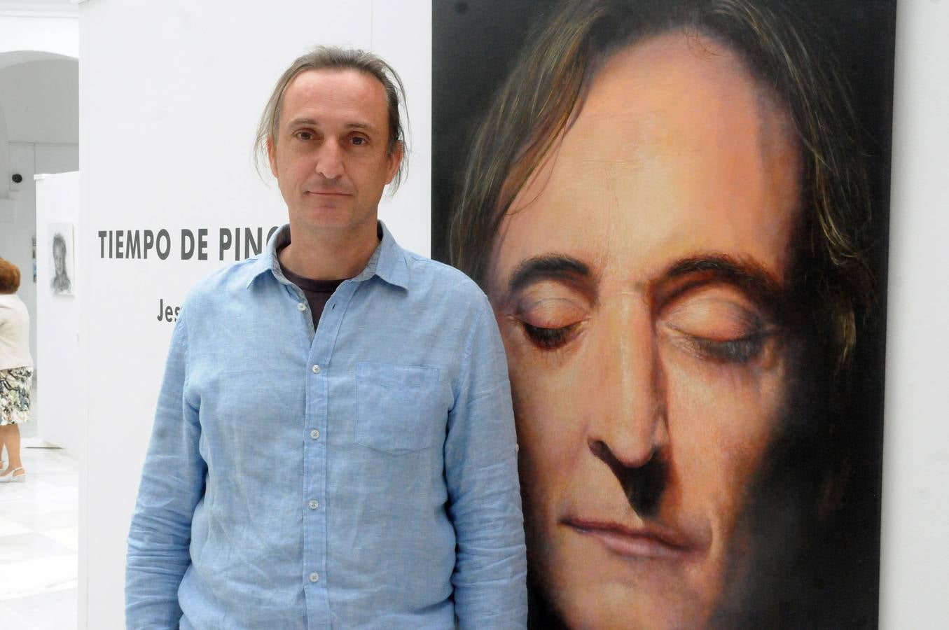 La exposición 'Tiempo de pinceles' muestra por primera vez algunas de las obras del artista Jesús Talón. La colección cuenta con 23 cuadros y se podrá visitar hasta el 26 de junio, en la Asamblea de Extremadura