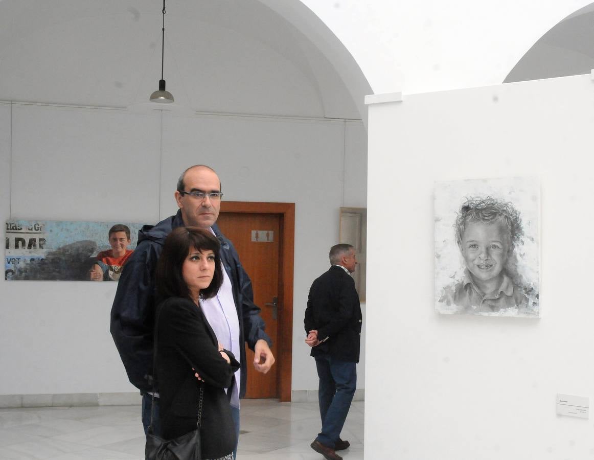 La exposición 'Tiempo de pinceles' muestra por primera vez algunas de las obras del artista Jesús Talón. La colección cuenta con 23 cuadros y se podrá visitar hasta el 26 de junio, en la Asamblea de Extremadura