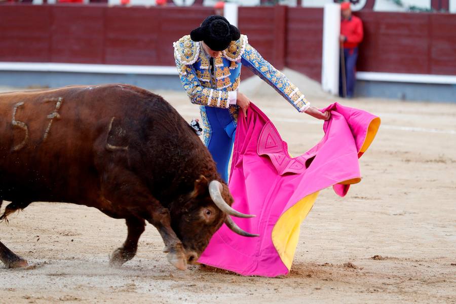 La corrida de la Beneficencia de Madrid también tuvo un trabajo retemplado de Miguel Ángel Perera 